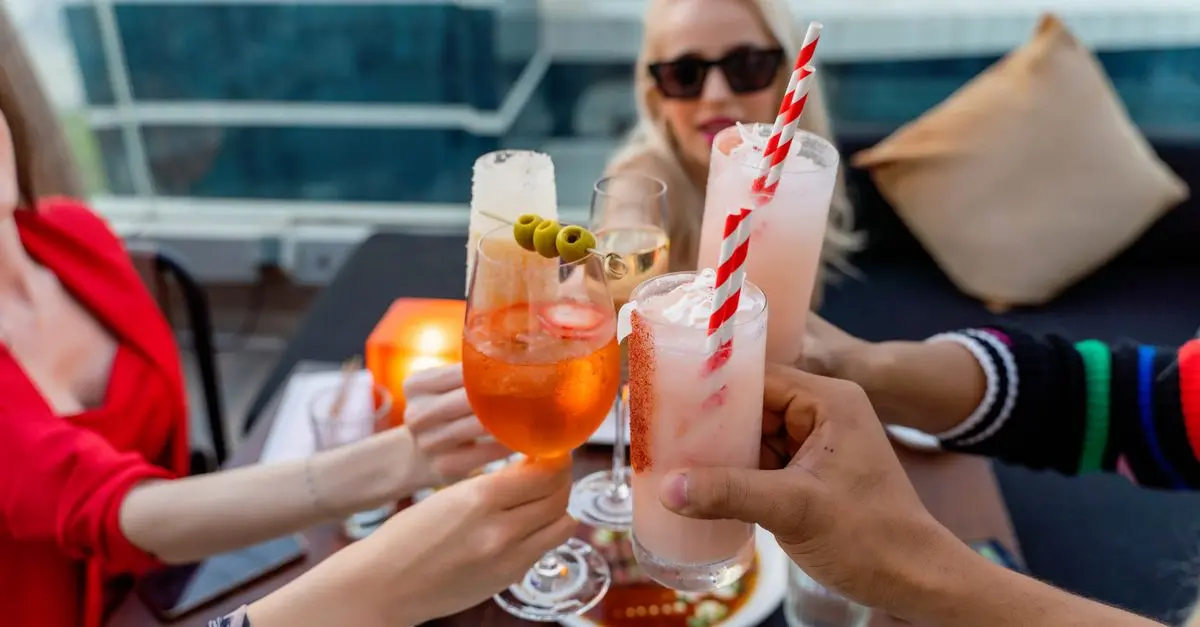 Guide Complet des Apéritifs Festifs : Idées et Recettes