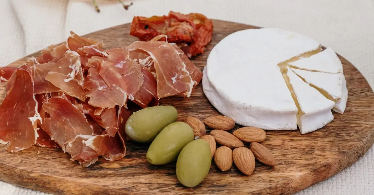 Guide des Apéritifs Épicuriens : Recettes et Astuces Inédites